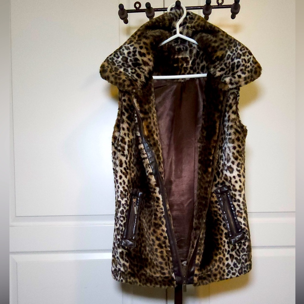 Leopard faux fur vest
